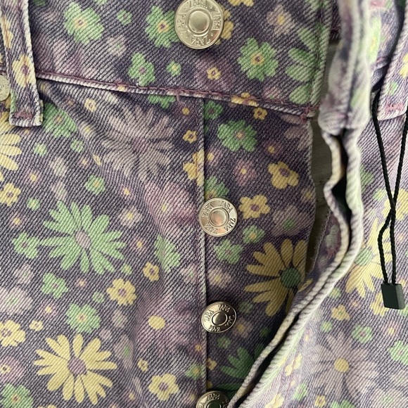 ZARA Floral High Waisted Denim 70s Shorts Lilac, Size US 4 (EU 36) - Picture 6 of 9